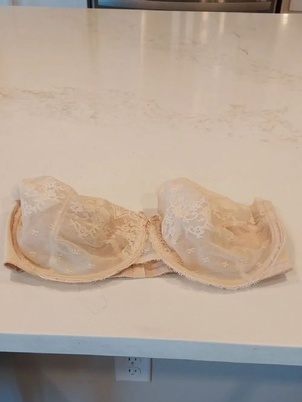 Vanity Fair Strapless Bra...Size 36D...New